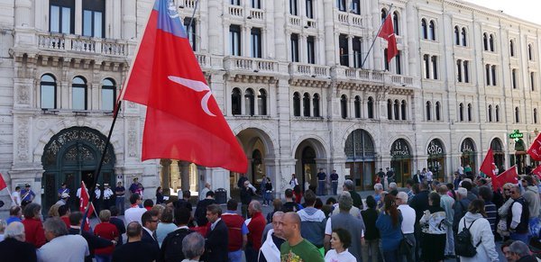 Manifestazione di Trieste Libera (settembre 2014) per i diritti del Territorio Libero e del Porto Franco internazionale di Trieste.